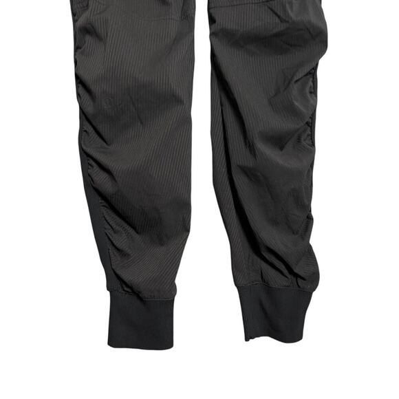 Lululemon Beyond the Studio Jogger SIZE 2 Black Swift Woven Light Stretch Pants - Picture 14 of 16